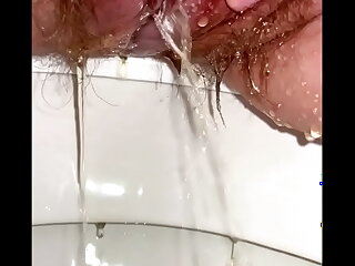 Urinate DIARY. WELCOME TO MY TOILET. A HAIRY PUSSY Urinates AND PISS RUNS DOWN HER WHITE THIGHS. YOUNG Chick Peed SPLASHING.